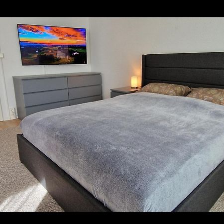 Zentrum Apartment - Oled Tv - Ps4 - Balkon - Parking เคมนิตซ์ ภายนอก รูปภาพ